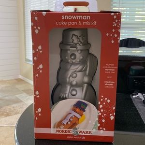 Snowman cake pan and mix kit